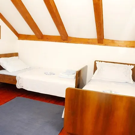 Apartman Ulica Iva Racica
